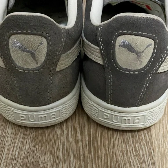 Men's PUMA Suede Classic | Size: 8 | Color: Grey / White - Picture 3 of 12